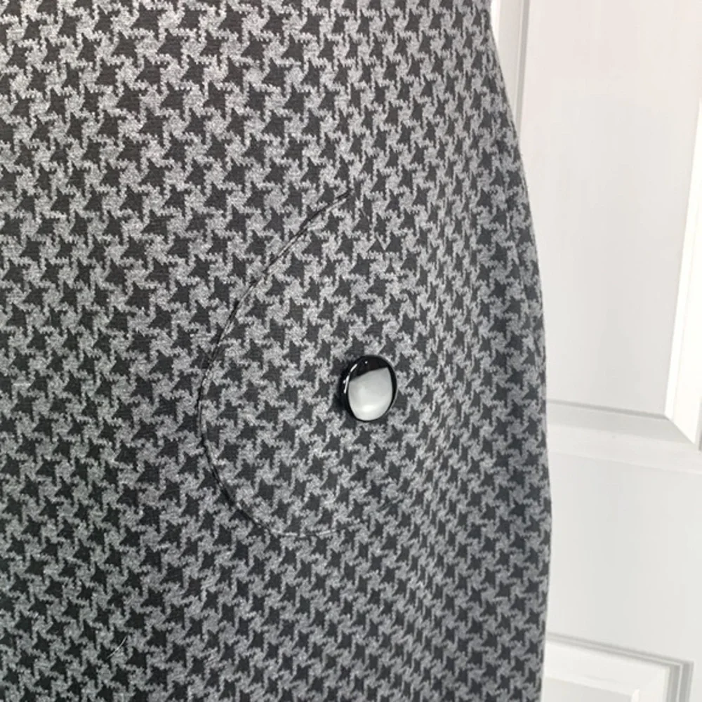 R&K Houndstooth Print Sheath Dress - Picture 5 of 10